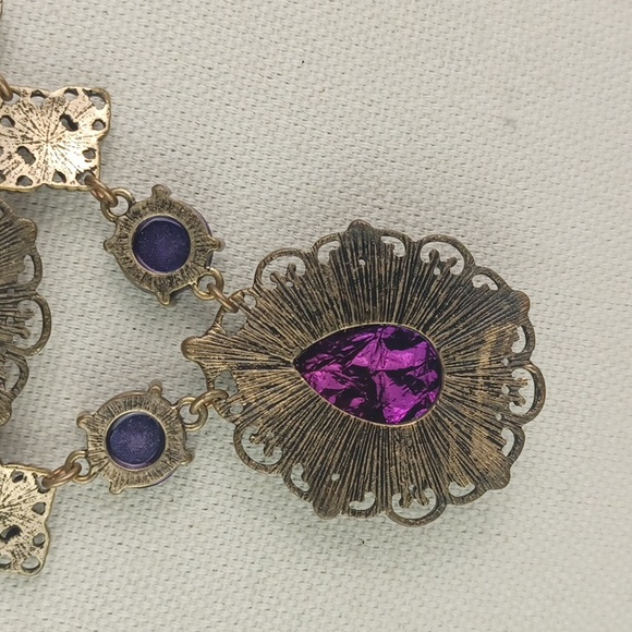 Dazzling Multifacted Victorian Style Purple Jeweled Bib Statement Necklace - Picture 9 of 11